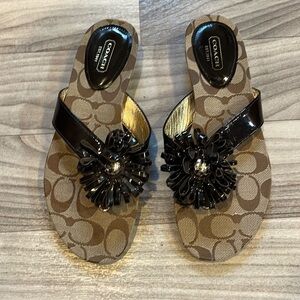 Coach Brown Patent Leather Thomg Sandal W/ Bow Size 7 1/2